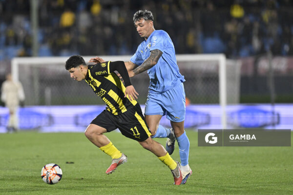 Cristian Leonel Jaime, de Peñarol, Liga AUF Uruguaya. Estadio Centenario.
