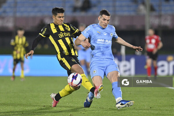 Kevin Silva, de Montevideo City Torque, Liga AUF Uruguaya. Estadio Centenario.