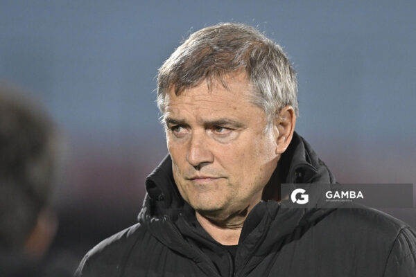 Diego Aguirre, director técnico de Peñarol, Liga AUF Uruguaya. Estadio Centenario.