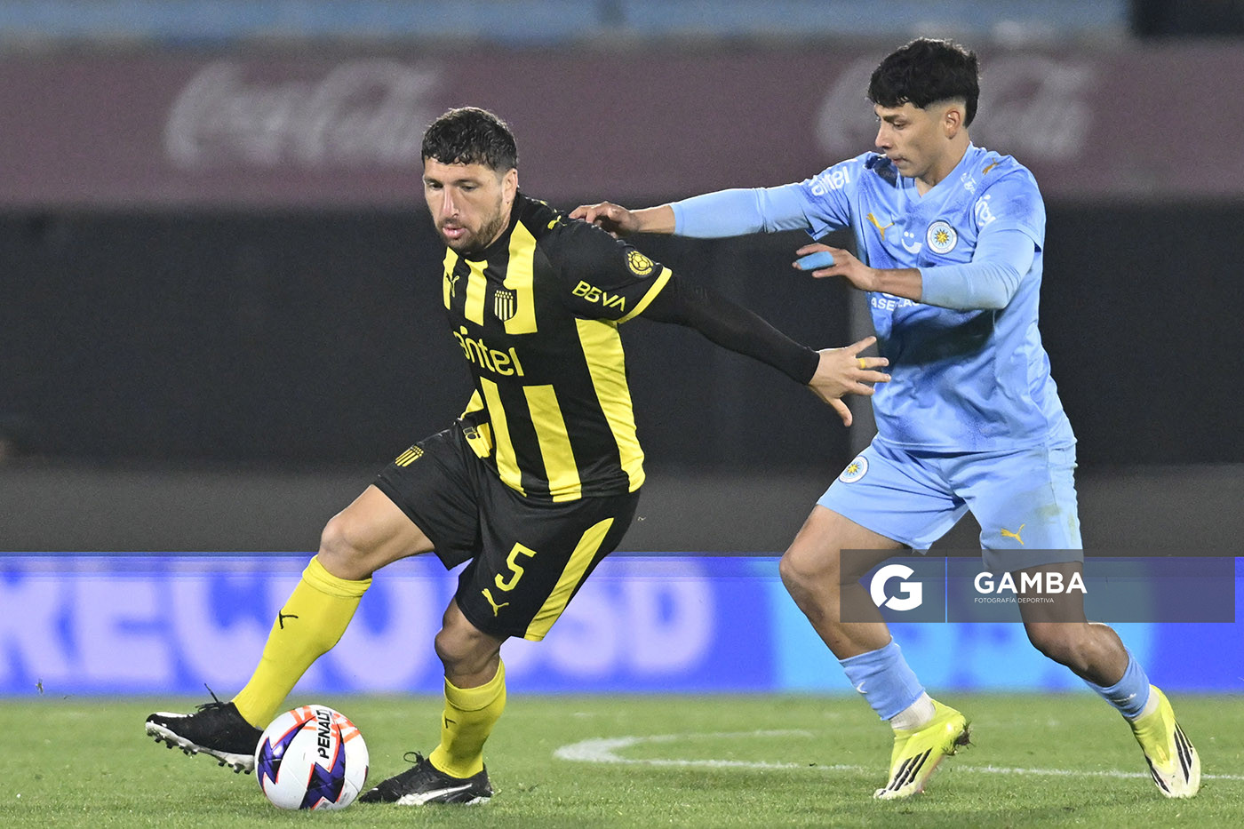 Eric Remedi, de Peñarol, Liga AUF Uruguaya. Estadio Centenario.