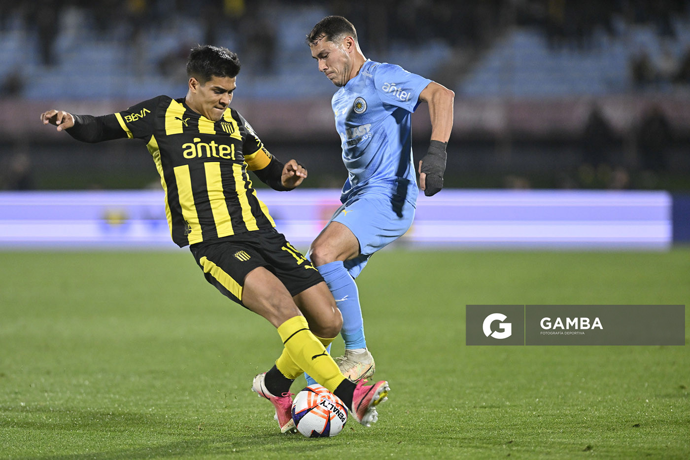 Matías Arezo, de Peñarol, Liga AUF Uruguaya. Estadio Centenario.