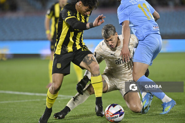 Jesús Trindade, de Peñarol, Liga AUF Uruguaya. Estadio Centenario.