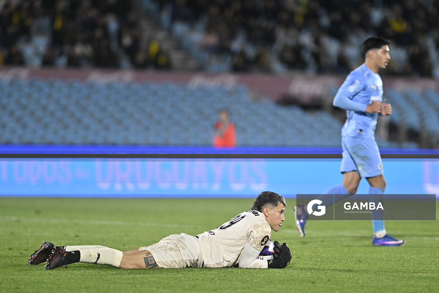 Washington Aguerre, golero de Peñarol, Liga AUF Uruguaya. Estadio Centenario.
