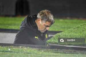 Diego Aguirre, director técnico de Peñarol, Liga AUF Uruguaya. Estadio Centenario.