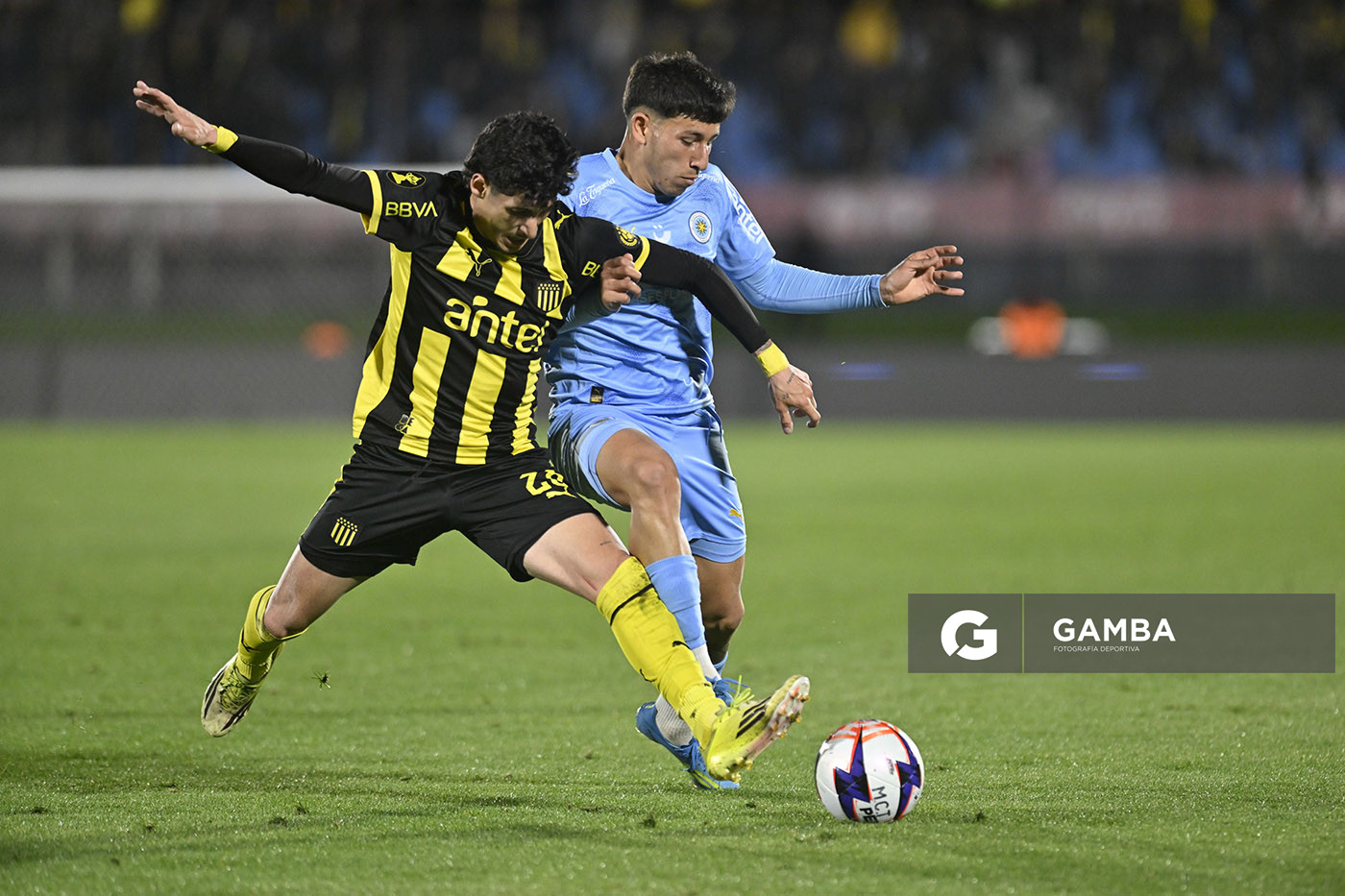 Ignacio Alegre, de Peñarol, Liga AUF Uruguaya. Estadio Centenario.