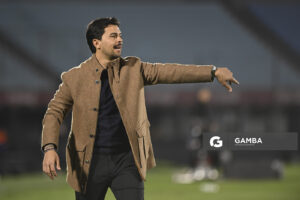 Cristian Chambian, director técnico de Racing, Liga AUF Uruguaya. Estadio Centenario.