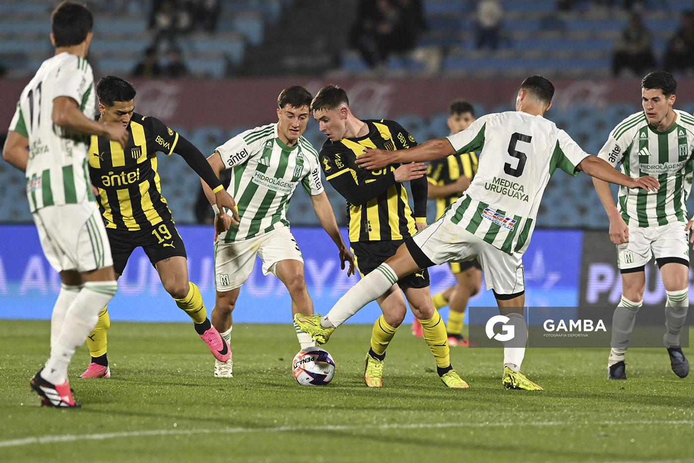 Leandro Umpiérrez, de Peñarol, Liga AUF Uruguaya. Estadio Centenario.