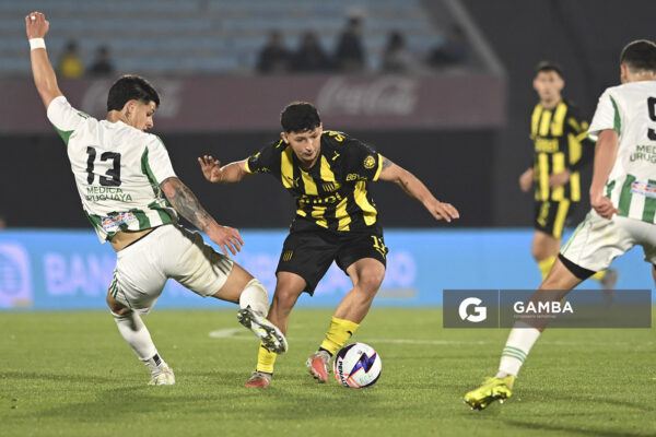Cristian Leonel Jaime, de Peñarol, Liga AUF Uruguaya. Estadio Centenario.