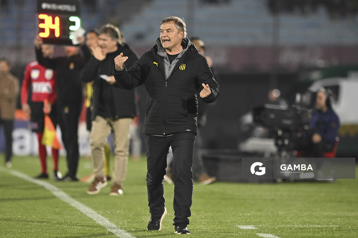 Diego Aguirre, director técnico de Peñarol, Liga AUF Uruguaya. Estadio Centenario.