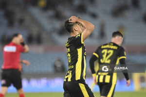 Thiago Espinosa, de Peñarol, Liga AUF Uruguaya. Estadio Centenario.