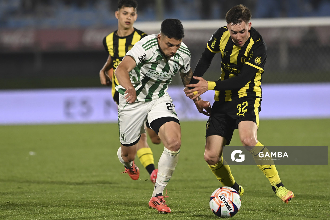 Leandro Umpiérrez, de Peñarol, Liga AUF Uruguaya. Estadio Centenario.