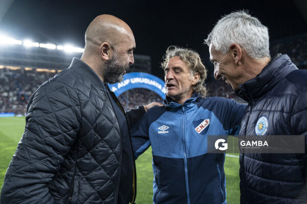 Marcelo Méndez, director técnico de Montevideo City Torque, Liga AUF Uruguaya. Estadio Gran Parque Central.
