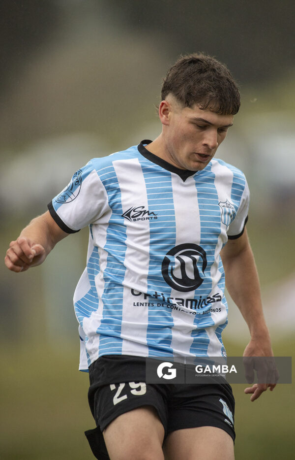 Manuel Cifuentes, de Las Delicias, Campeonato Minuano 2026. cancha de Las Delicias.