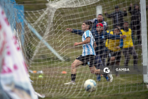 Manuel Cifuentes, de Las Delicias, Campeonato Minuano 2026. cancha de Las Delicias.