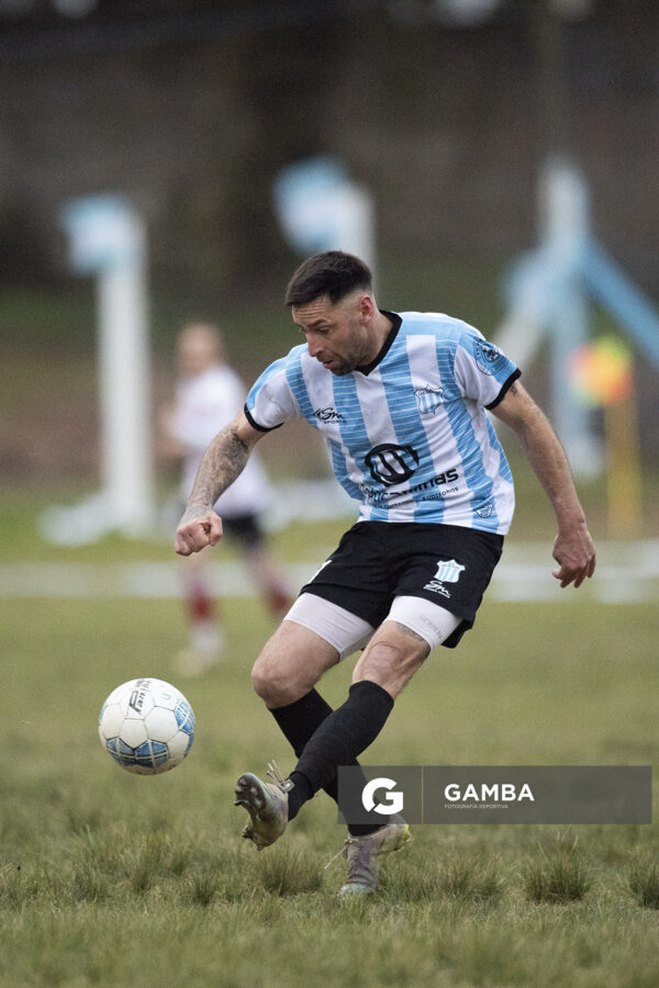 Enzo Herrera, de Las Delicias, Campeonato Minuano 2026. cancha de Las Delicias.