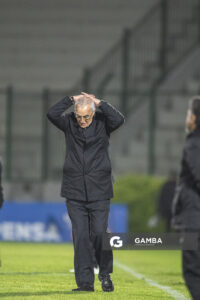 Jorge Fossati, director técnico de Liverpool, Liga AUF Uruguaya. Estadio Domingo Burgueño.