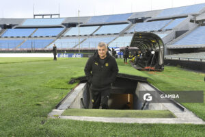 Diego Aguirre, director técnico de Peñarol, Liga AUF Uruguaya. Estadio Centenario.