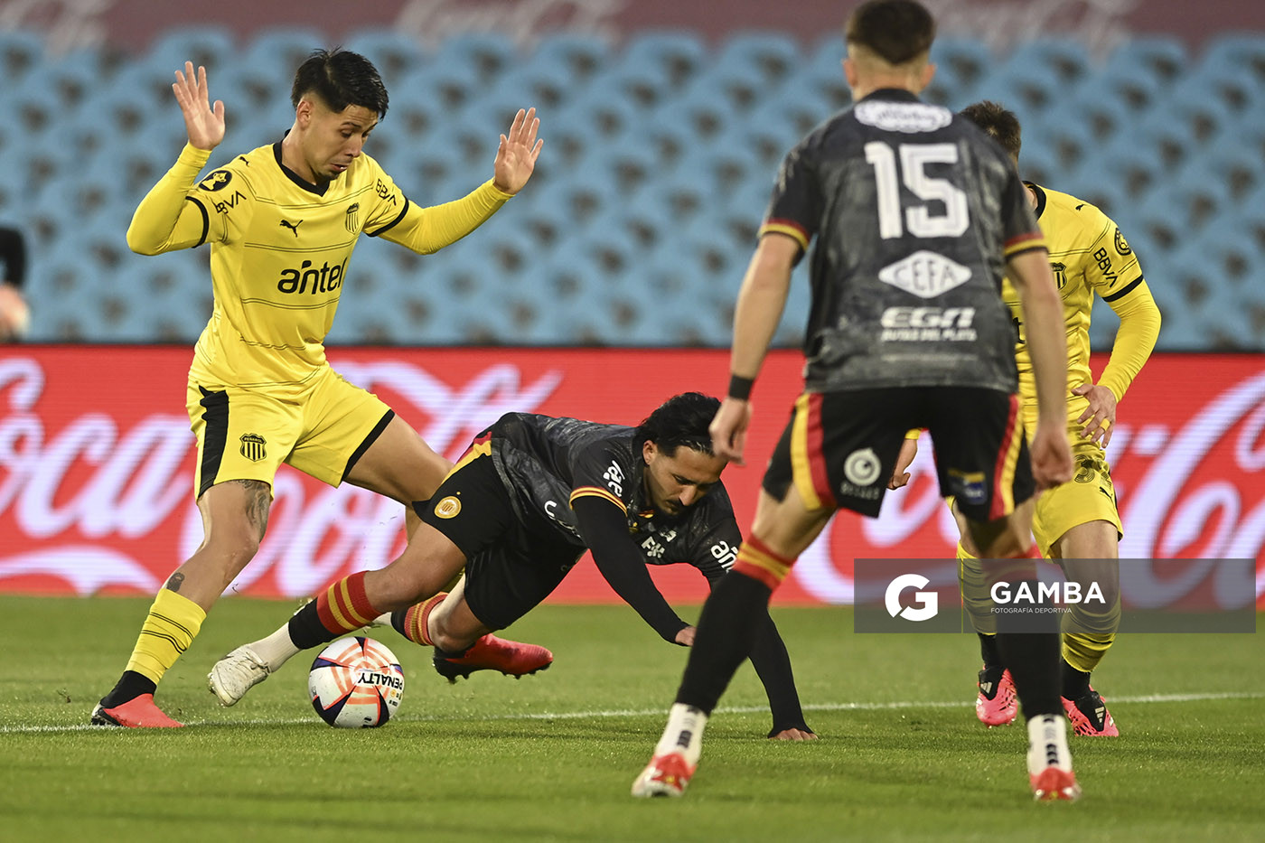 Roberto Fernández, de Peñarol, Liga AUF Uruguaya. Estadio Centenario.