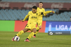 Matías Arezo, de Peñarol, Liga AUF Uruguaya. Estadio Centenario.