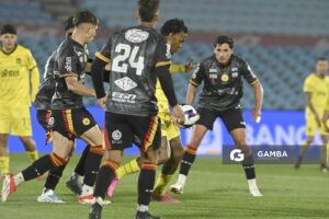 Abel Hernández, de Peñarol, Liga AUF Uruguaya. Estadio Centenario.