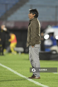 Tabaré Silva, director técnico de Progreso, Liga AUF Uruguaya. Estadio Centenario.