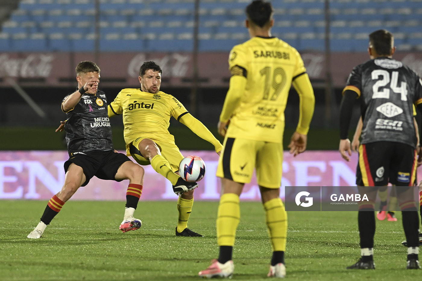 Eric Remedi, de Peñarol, Liga AUF Uruguaya. Estadio Centenario.
