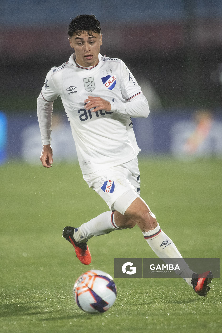 Luciano González, de Nacional, Liga AUF Uruguaya. Estadio Centenario.