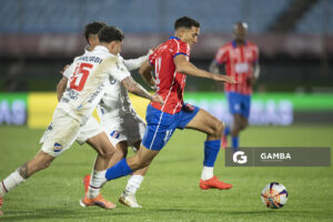 Facundo Sosa, de Central Español, Liga AUF Uruguaya. Estadio Centenario.