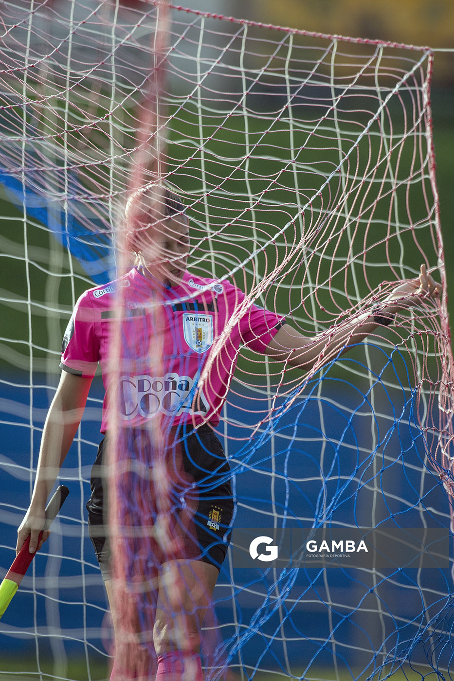 Yenara Bares, primer árbitra asistente, Campeonato Uruguayo Femenino Sub 19. Parque Palermo.