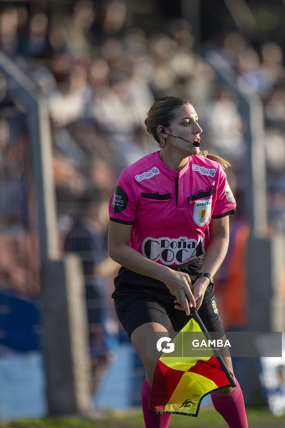 Yenara Bares, primer árbitra asistente, Campeonato Uruguayo Femenino Sub 19. Parque Palermo.