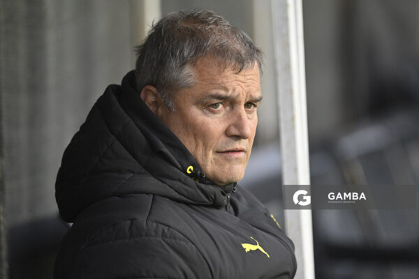 Diego Aguirre, director técnico de Peñarol, Liga AUF Uruguaya. Estadio Parque Alfredo V. Viera.
