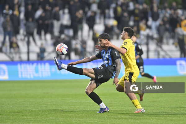 Agustín Cayetano, de Liverpool, Liga AUF Uruguaya. Estadio Parque Alfredo V. Viera.