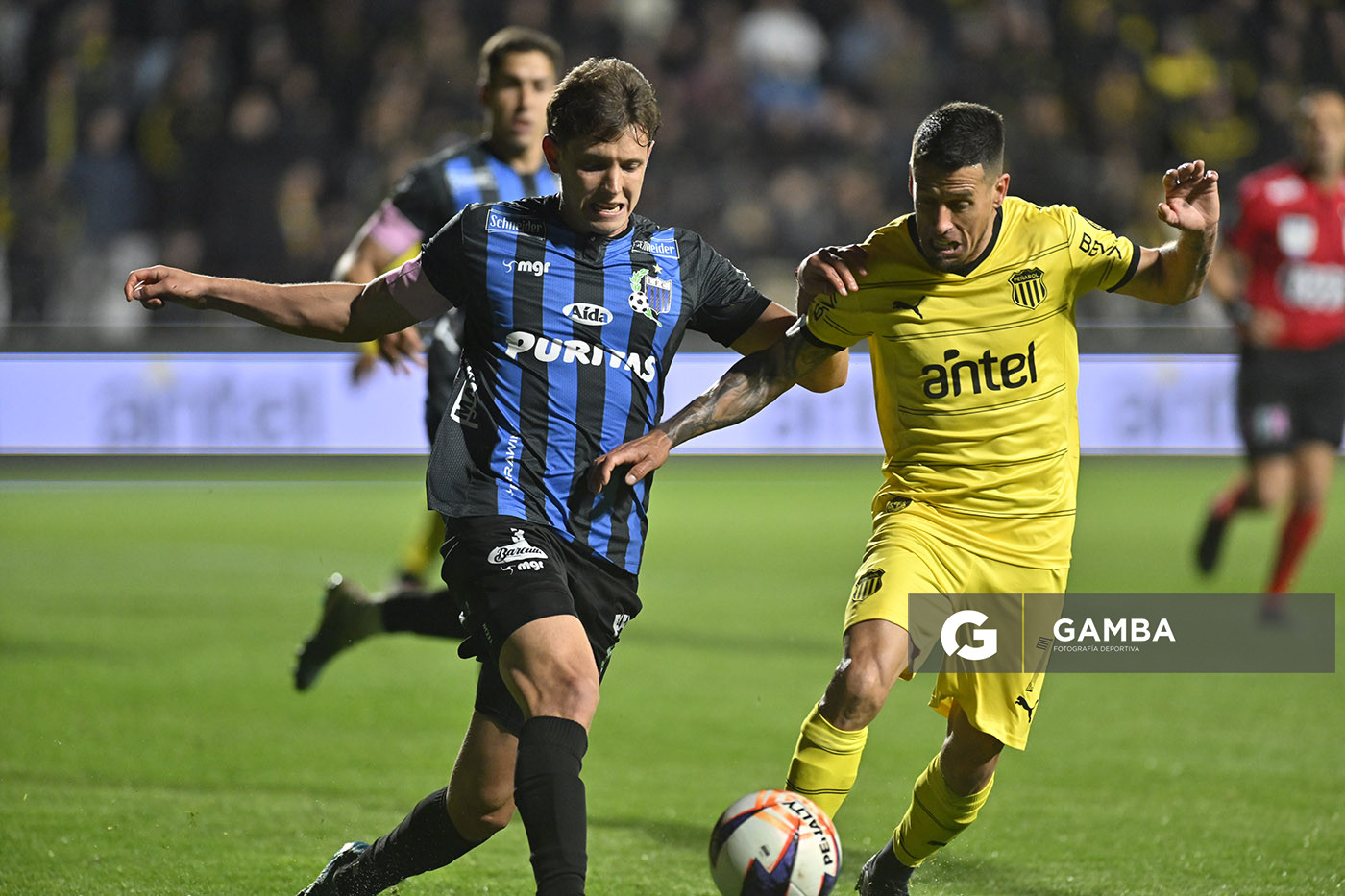 Santiago Strasorier, de Liverpool, Liga AUF Uruguaya. Estadio Parque Alfredo V. Viera.