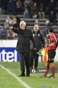 Jorge Fossati, director técnico de Liverpool, Liga AUF Uruguaya. Estadio Parque Alfredo V. Viera.
