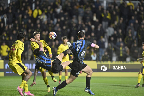 Federico Martínez, de Liverpool, Liga AUF Uruguaya. Estadio Parque Alfredo V. Viera.
