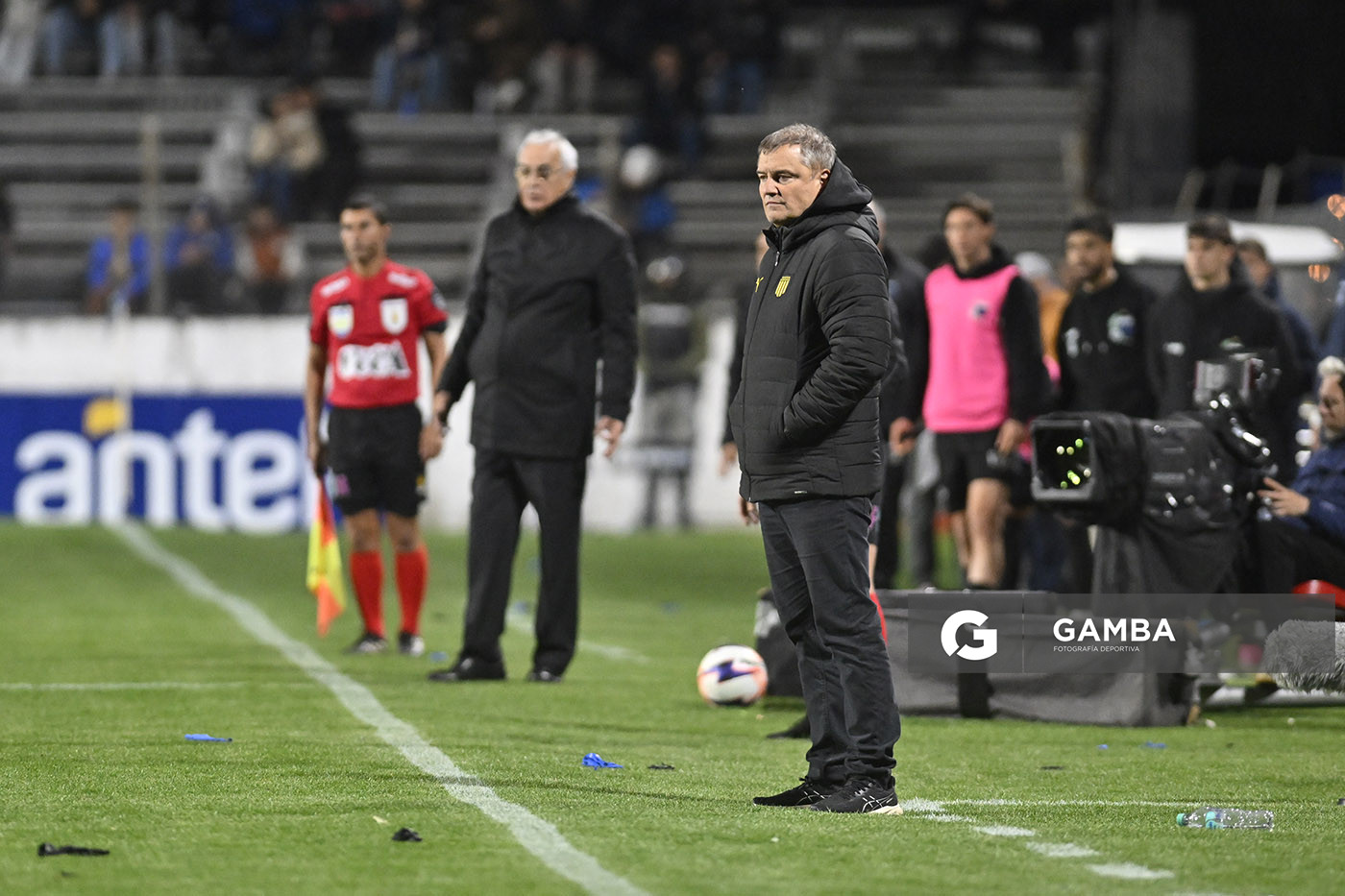 Diego Aguirre, director técnico de Peñarol, Liga AUF Uruguaya. Estadio Parque Alfredo V. Viera.
