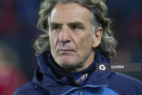 Daniel Carreño, director técnico de Nacional, Liga AUF Uruguaya. Estadio Gran Parque Central.