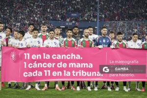 “Once” campaña de concientización sobre cáncer de mama. Liga AUF Uruguaya. Estadio Gran Parque Central.