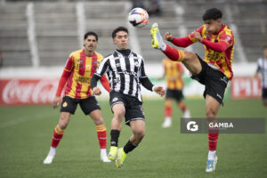 Hernán Carroso, de Progreso, Liga AUF Uruguaya. Estadio Parque Alfredo V. Viera.