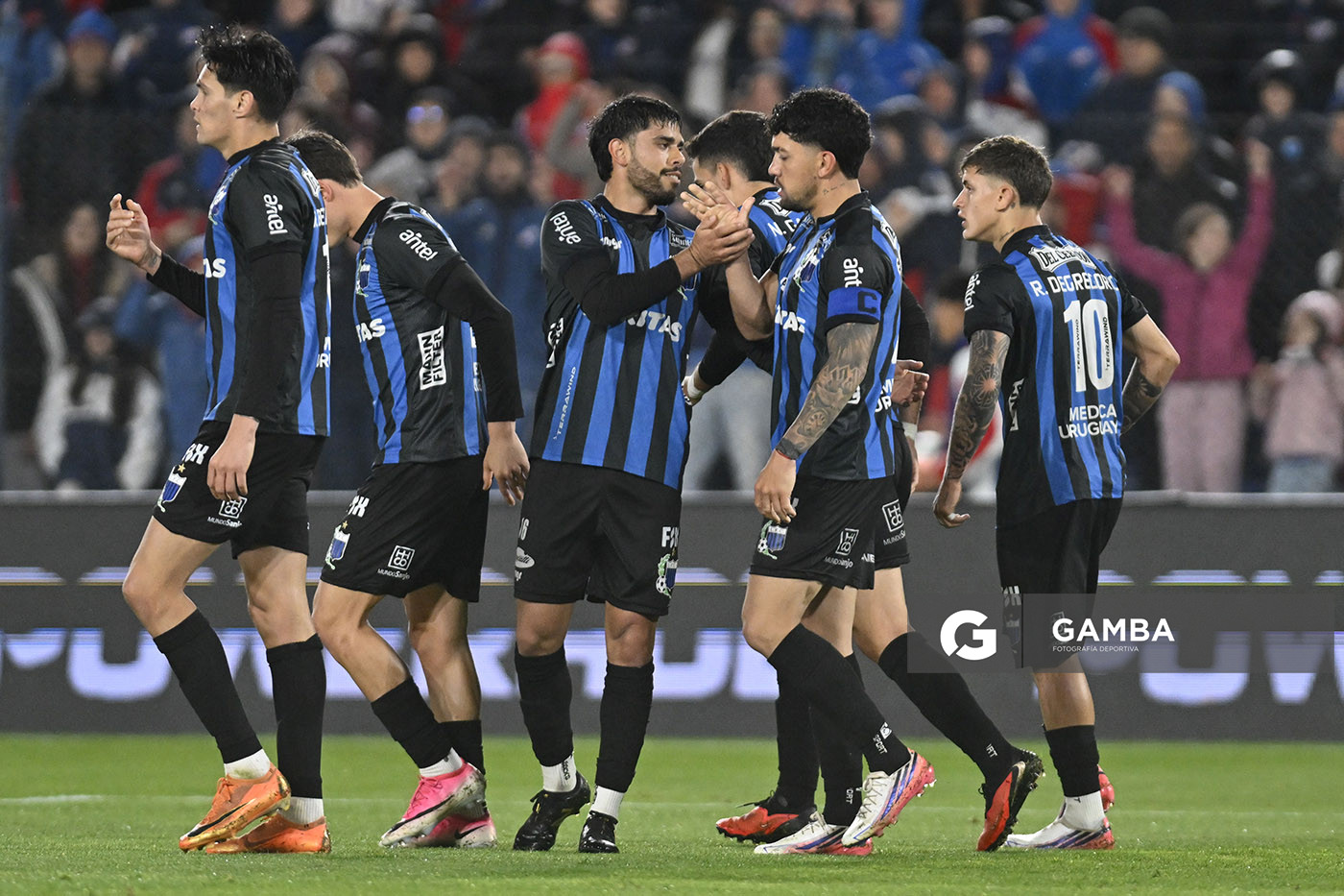 Federico Martínez, de Liverpool, Liga AUF Uruguaya. Estadio Gran Parque Central.
