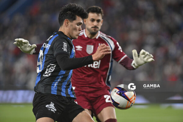 Rúben Bentancourt, de Liverpool, Liga AUF Uruguaya. Estadio Gran Parque Central.