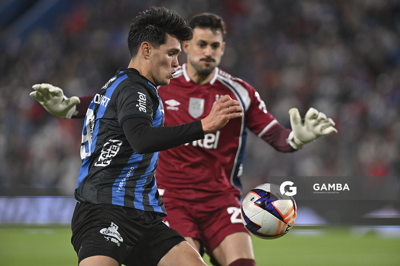 Rúben Bentancourt, de Liverpool, Liga AUF Uruguaya. Estadio Gran Parque Central.