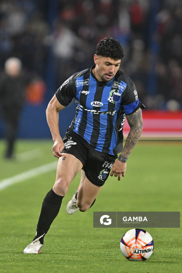 Federico Martínez, de Liverpool, Liga AUF Uruguaya. Estadio Gran Parque Central.