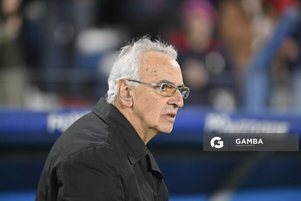 Jorge Fossati, director técnico de Liverpool. Liga AUF Uruguaya. Estadio Gran Parque Central.