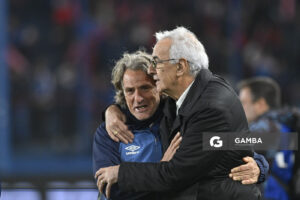 Daniel Carreño y Jorge Fossati. Liga AUF Uruguaya. Estadio Gran Parque Central.