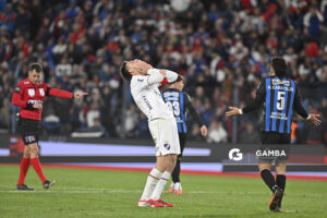 Sebastián Coates, de Nacional, Liga AUF Uruguaya. Estadio Gran Parque Central.