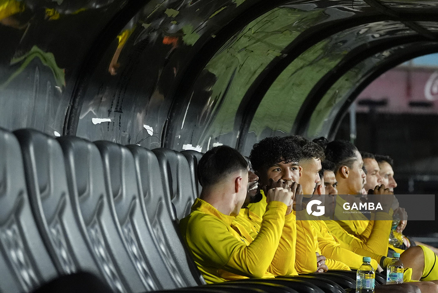 Banco de suplentes de Peñarol. Liga AUF Uruguaya. Estadio Centenario.