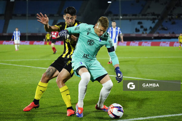 Sebastián Sosa, golero de Juventud, Liga AUF Uruguaya. Estadio Centenario.