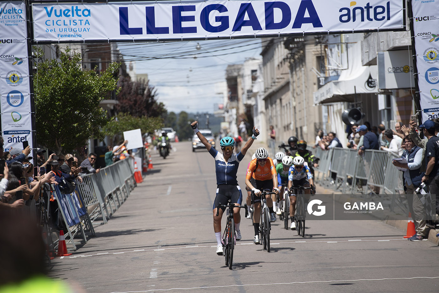 Maribel Aguirre, del Team Raleigh(ARG), 1ª Vuelta Ciclista del Uruguay Femenina.