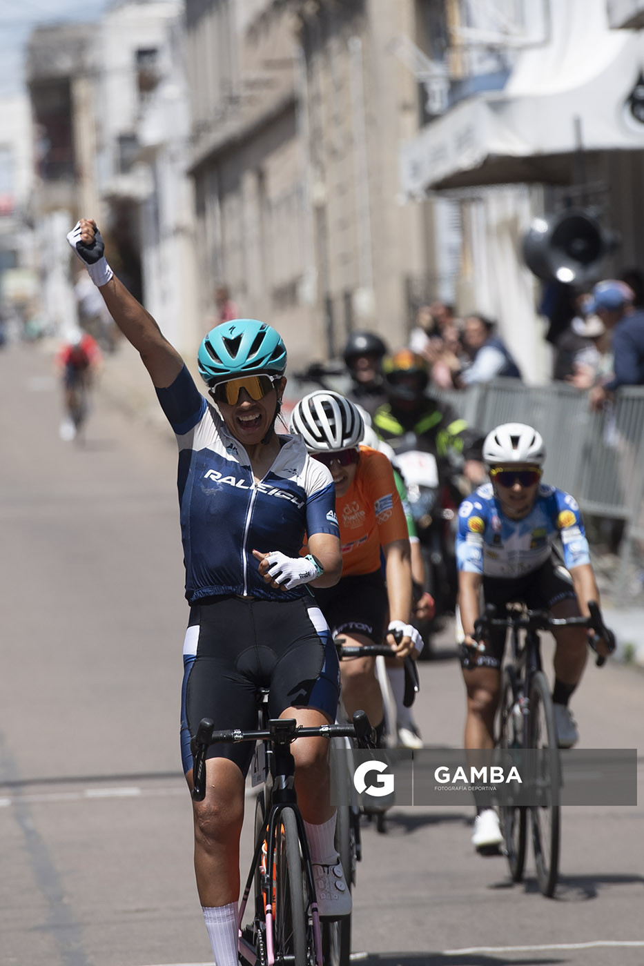 Maribel Aguirre, del Team Raleigh(ARG), 1ª Vuelta Ciclista del Uruguay Femenina.